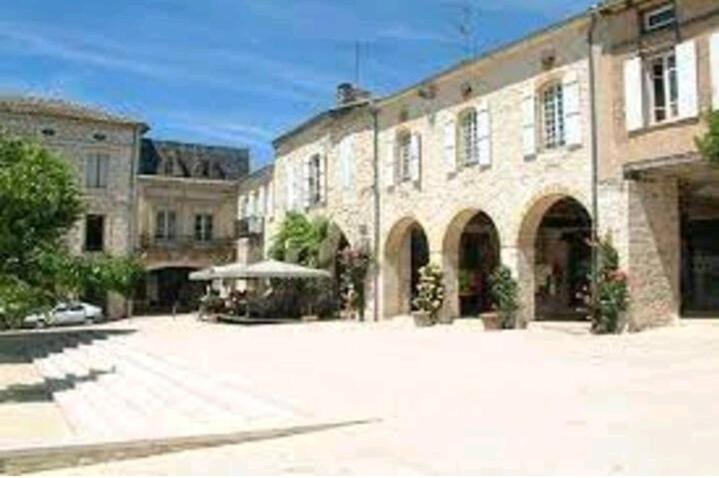 Appartement Superbe Duplex Avec Piscine Monflanquin